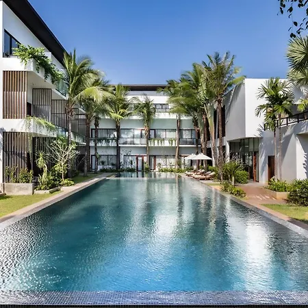 Shintana Saya La Maison
