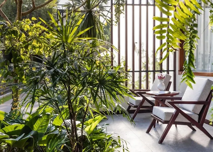 Shintana Saya La Maison Hotel