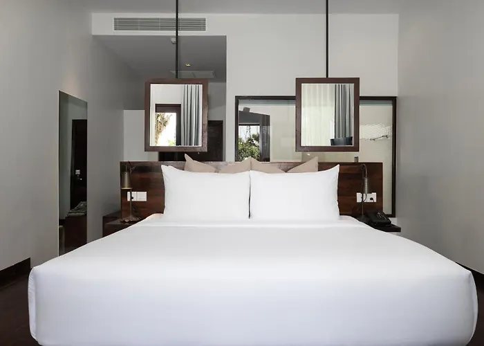 Shintana Saya La Maison Hotel 5*