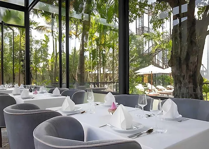 Shintana Saya La Maison Hotel